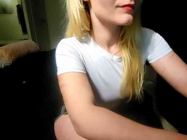 BellaTeall webcam