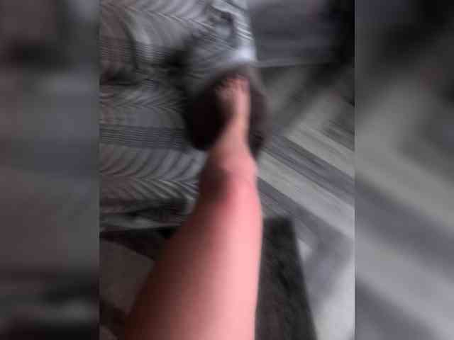 KrasivieNojki webcam