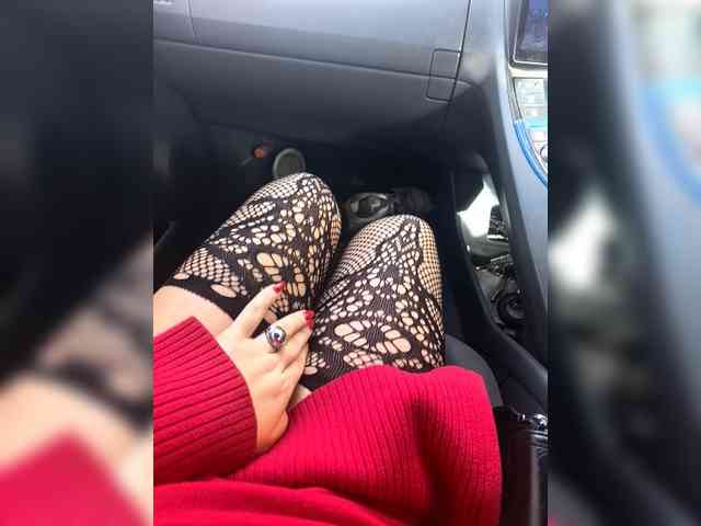 KrasivieNojki webcam