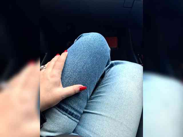 KrasivieNojki webcam