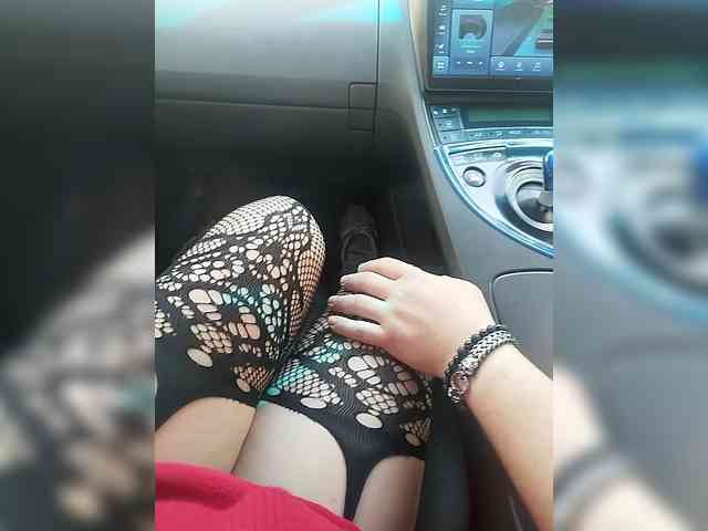 KrasivieNojki webcam