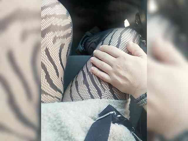 KrasivieNojki webcam