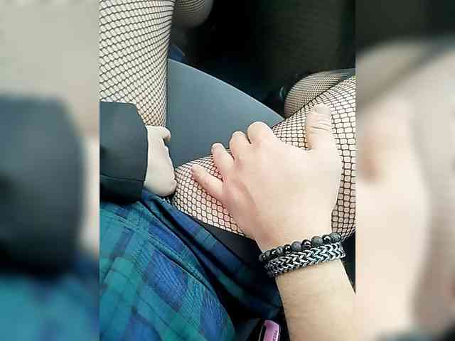 KrasivieNojki webcam