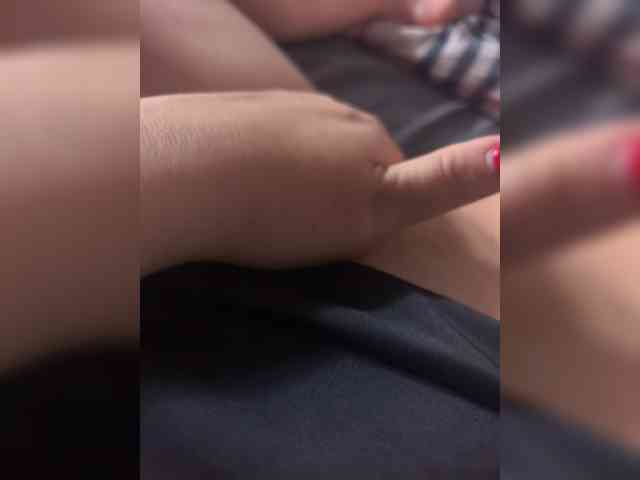 KrasivieNojki webcam