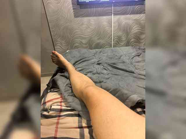 KrasivieNojki webcam