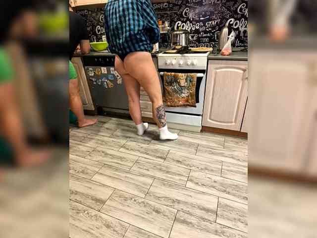 KrasivieNojki webcam