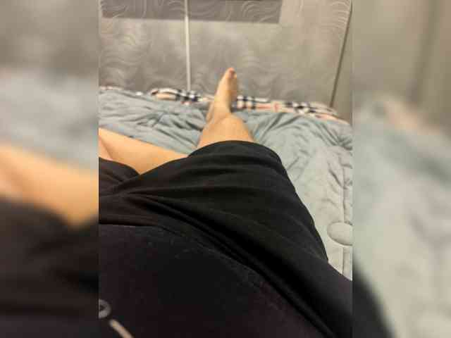 KrasivieNojki webcam