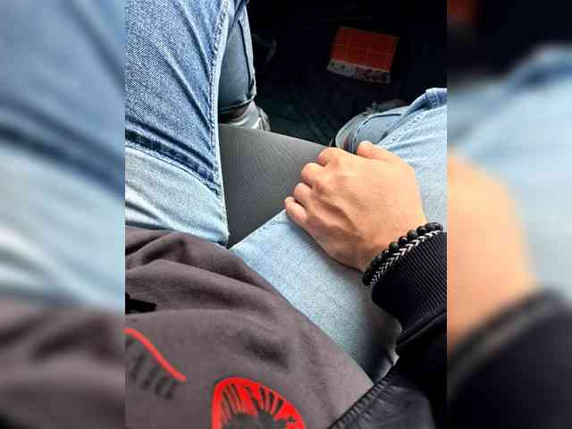 KrasivieNojki webcam