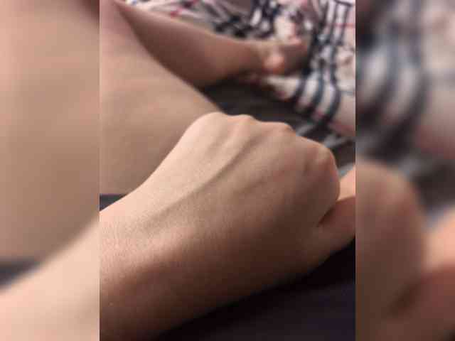 KrasivieNojki webcam