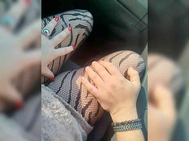 KrasivieNojki webcam