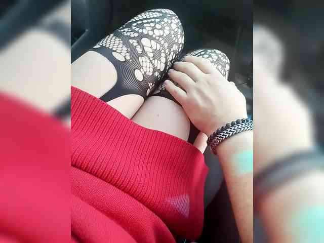 KrasivieNojki webcam