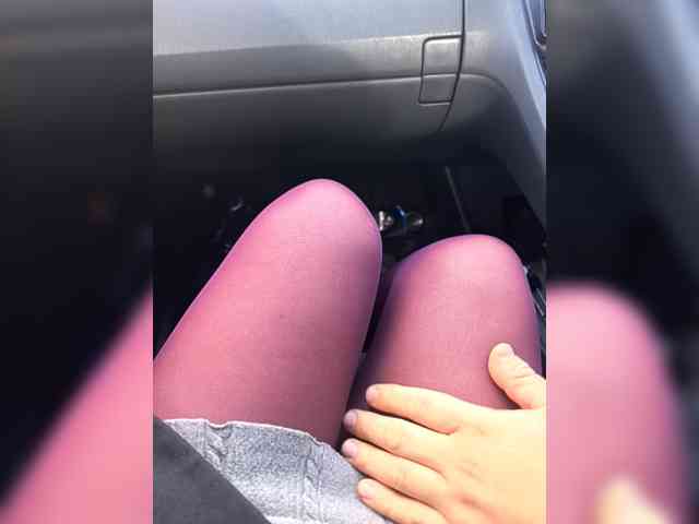 KrasivieNojki webcam