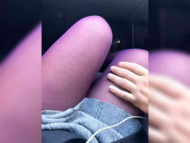 KrasivieNojki webcam