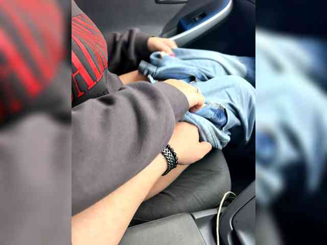 KrasivieNojki webcam