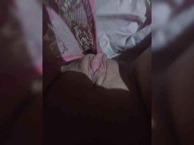 VeronicaHotts webcam