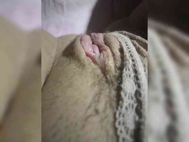 VeronicaHotts webcam