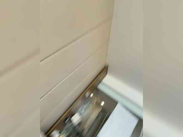 โมเดลนี้กำลังถ่ายทอดสดอยู่. livealexa