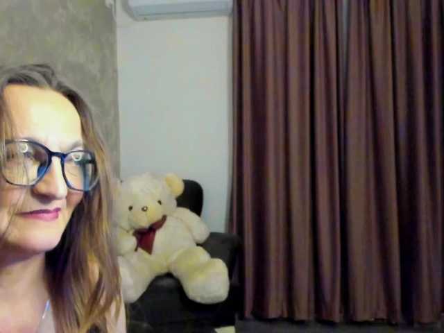 SiennaShine's BongaCams show and profile