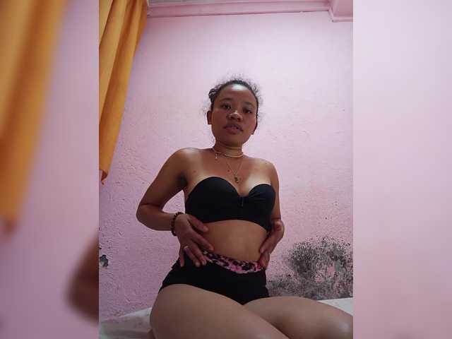 Luicia live cam on BongaCams