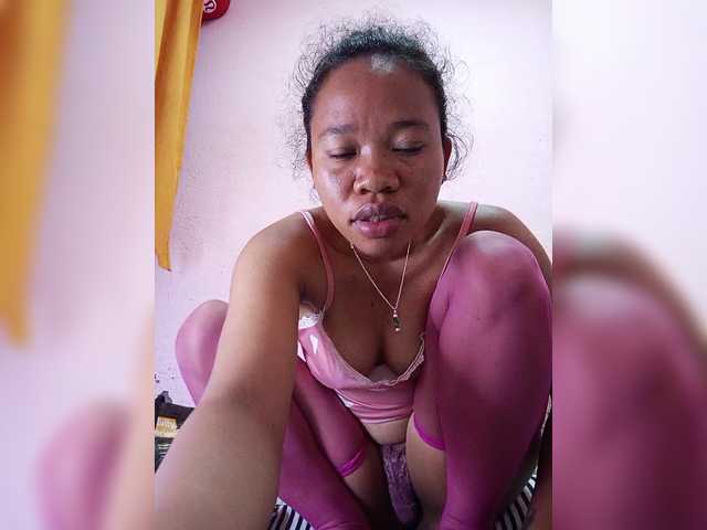 Luicia's BongaCams show and profile