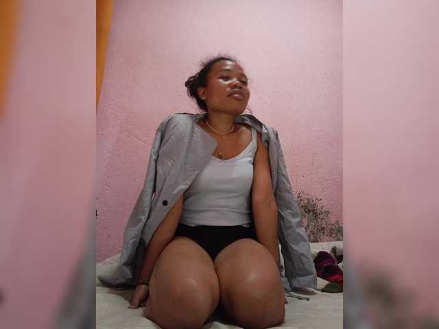 Luicia live cam on BongaCams