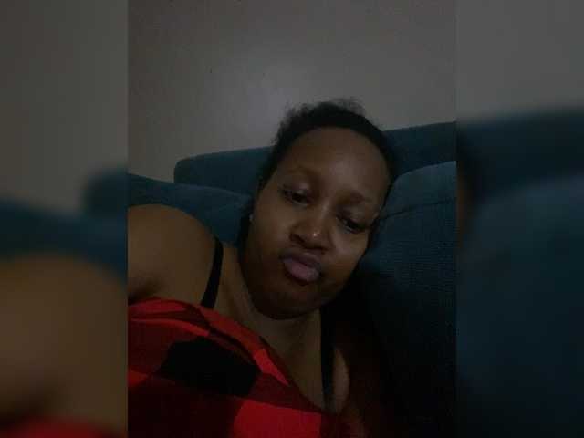 Sweet-Tee Live Cam on BongaCams