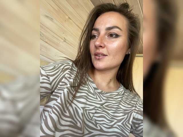 Molly69x live webcam show