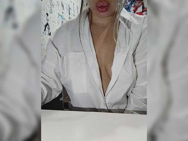 Arbuznaia-popka9's BongaCams show and profile