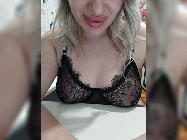 Arbuznaia-popka9's BongaCams show and profile