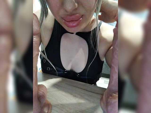 Arbuznaia-popka9's BongaCams show and profile