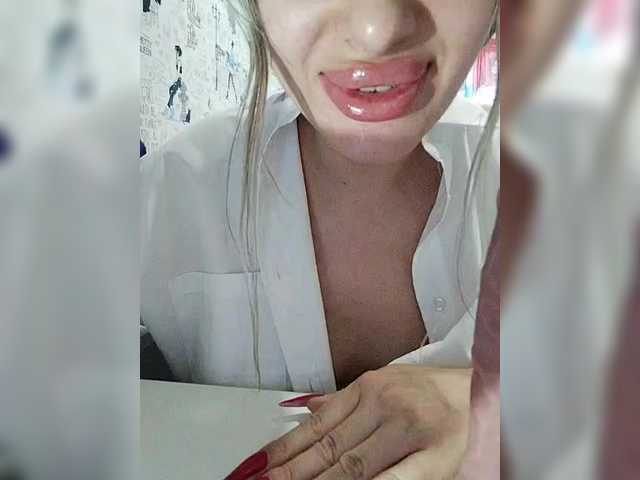 Arbuznaia-popka9's BongaCams show and profile