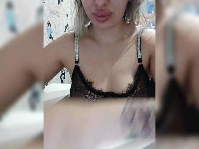 Arbuznaia-popka9's BongaCams show and profile