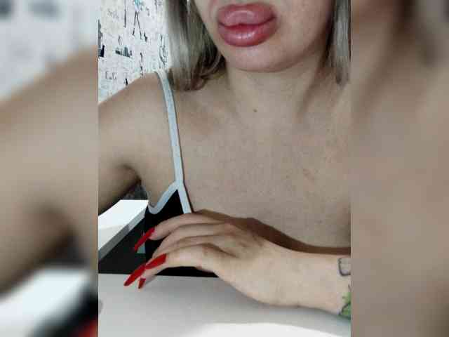 Arbuznaia-popka9 Live Webcam on BongaCams