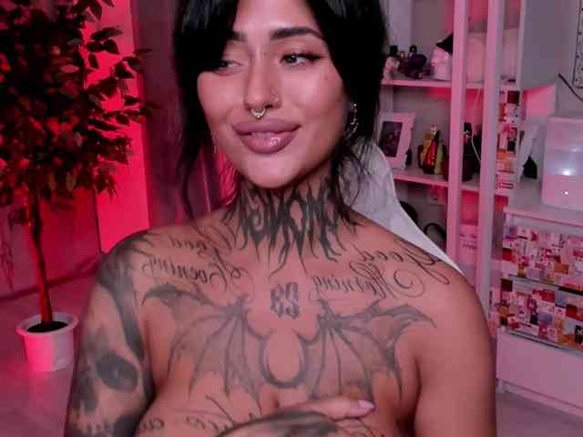 Darkflame223's cam show statistics and live stream