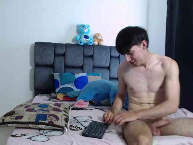 Ali-and-louie1 webcam