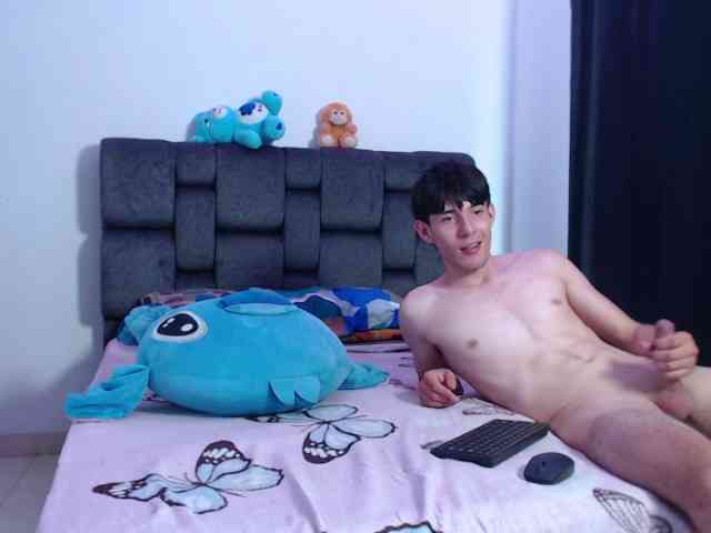 Ali-and-louie1 webcam