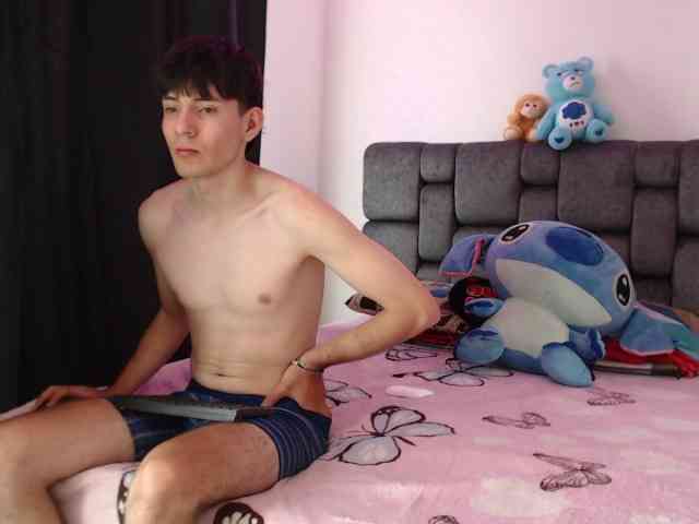 Ali-and-louie1 webcam