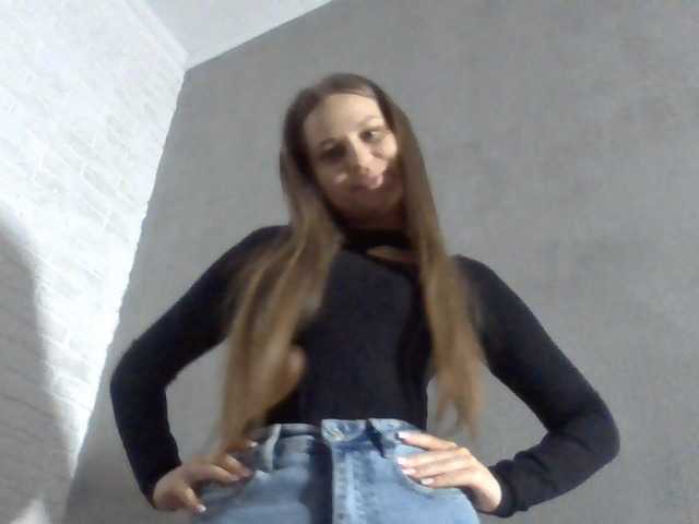 le modèle Bil-bela- est en webcam porno dans un show sur le site bongacams, il possède les tags suivants: White/Caucasian,Brunette,Trimmed