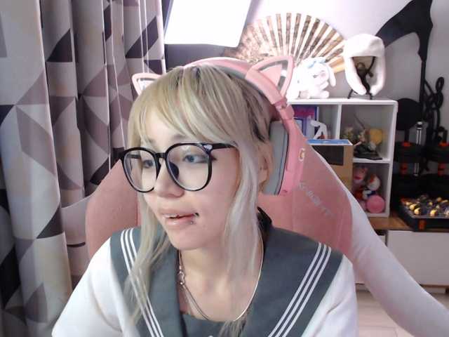 GertieCoach live cam on BongaCams