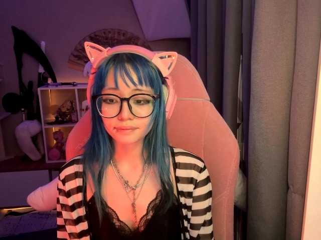 GertieCoach live cam on BongaCams