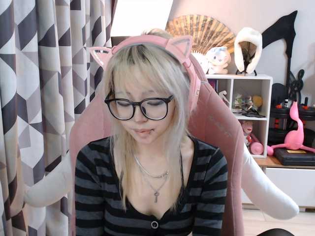 GertieCoach live cam on BongaCams
