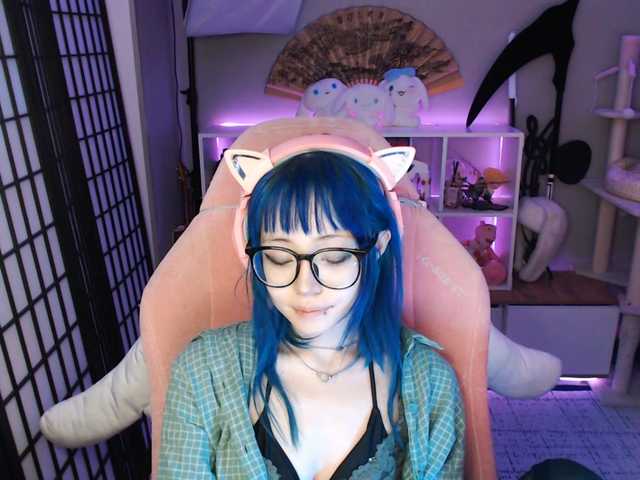 GertieCoach live cam on BongaCams