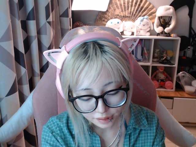 GertieCoach live cam on BongaCams