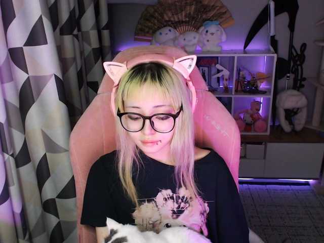 GertieCoach live cam on BongaCams