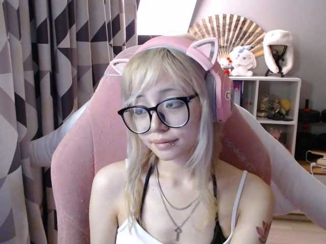 GertieCoach live cam on BongaCams