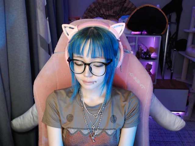 GertieCoach live cam on BongaCams