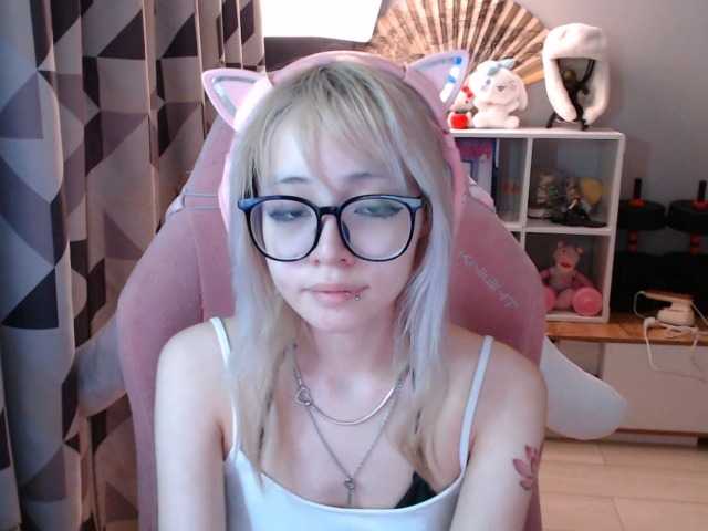 GertieCoach live cam on BongaCams