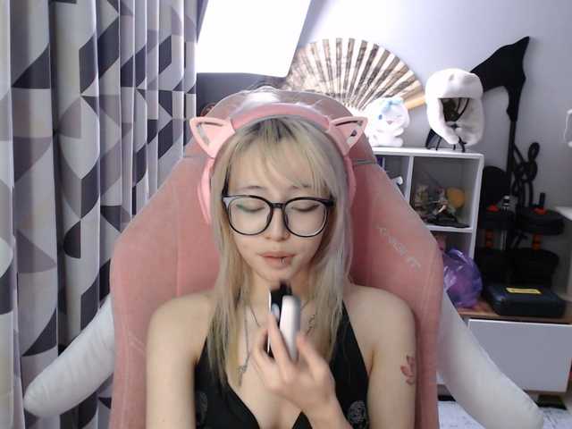 GertieCoach live cam on BongaCams