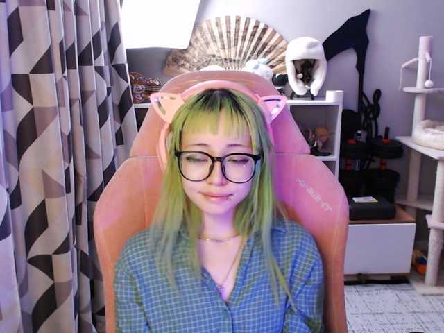 GertieCoach live cam on BongaCams