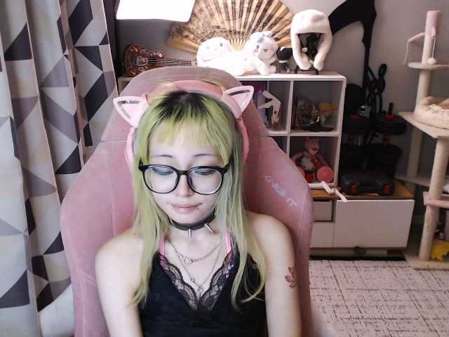 GertieCoach live cam on BongaCams